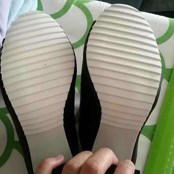 Brand new heels. - Picture 3 of 4