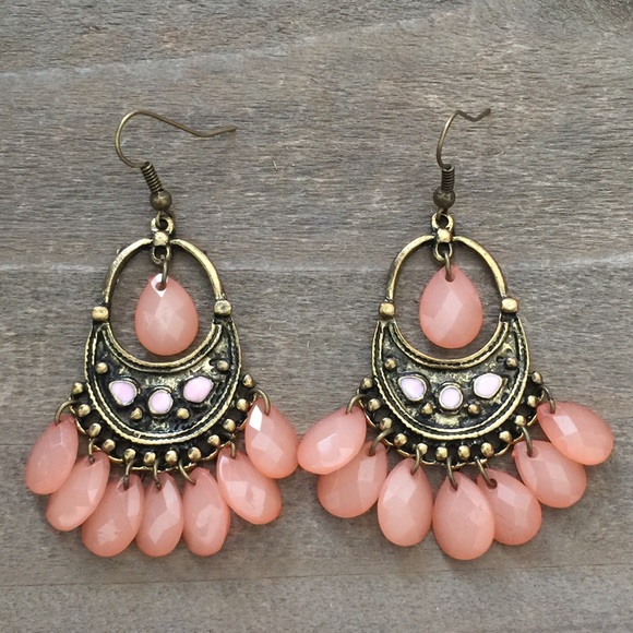 Clara Chandelier Earrings in Peach