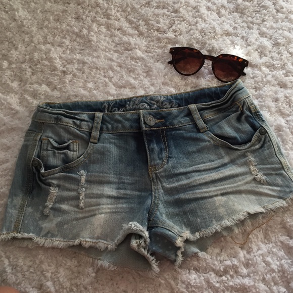 Star jean shorts