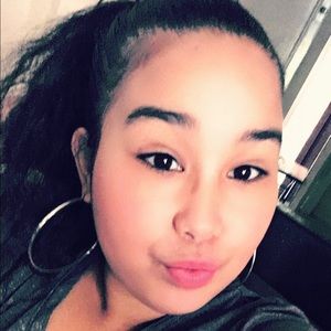 Meet your Posher, Julissa
