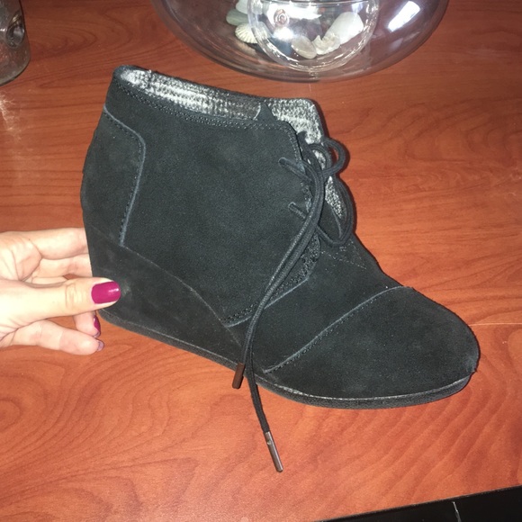 TOMS Wedge