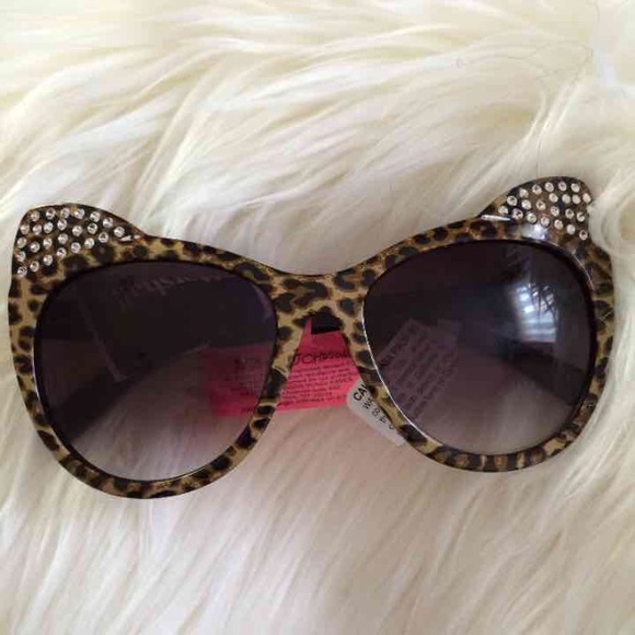 Betsey Johnson Accessories - NWOT Betsey Johnson Cat Ear Sunglasses