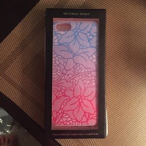 Victoria's Secret iPhone 6/6s case.