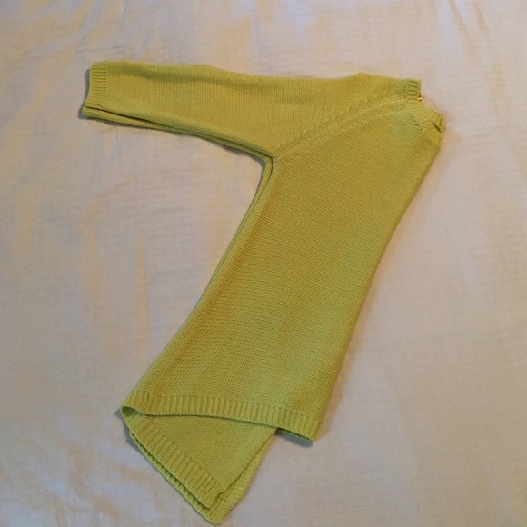 Zara knit sweater 🍍