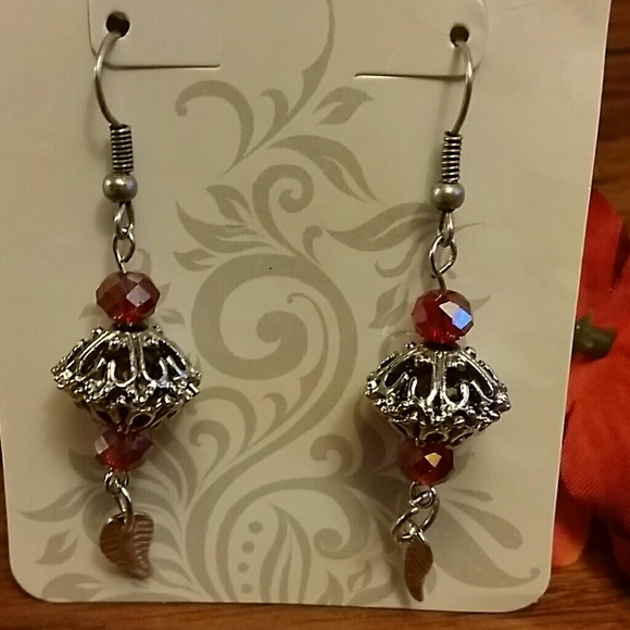 Beautiful handmade earrings! - Picture 3 of 3