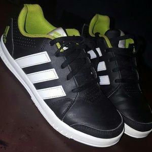 Adidas boys sneakers size 3