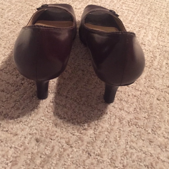 Heels - Picture 3 of 3