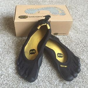 Vibram Fivefingers Classic Black Sneakers W108 38
