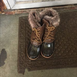 Duck boots