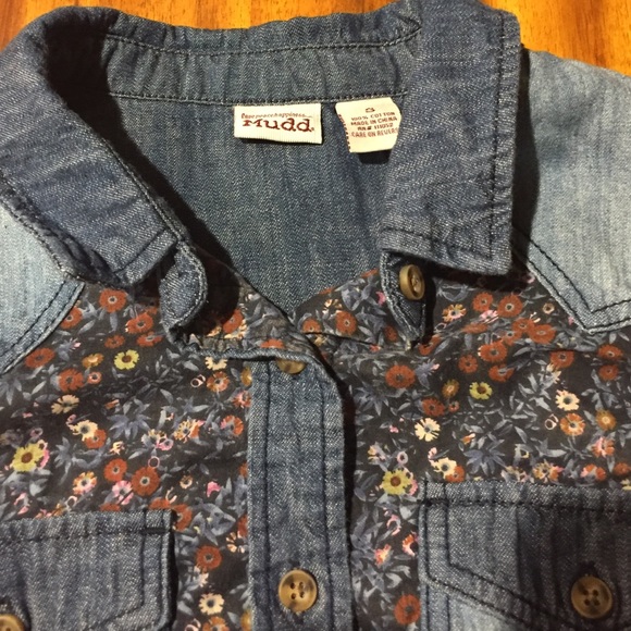 Button up - Picture 2 of 3