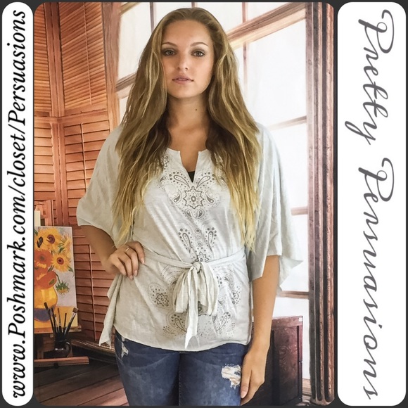 SOLD Gray Kimono Flutter Sleeve Floral Paisley Top - Picture 3 of 4