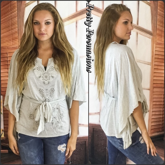 SOLD Gray Kimono Flutter Sleeve Floral Paisley Top - Picture 4 of 4