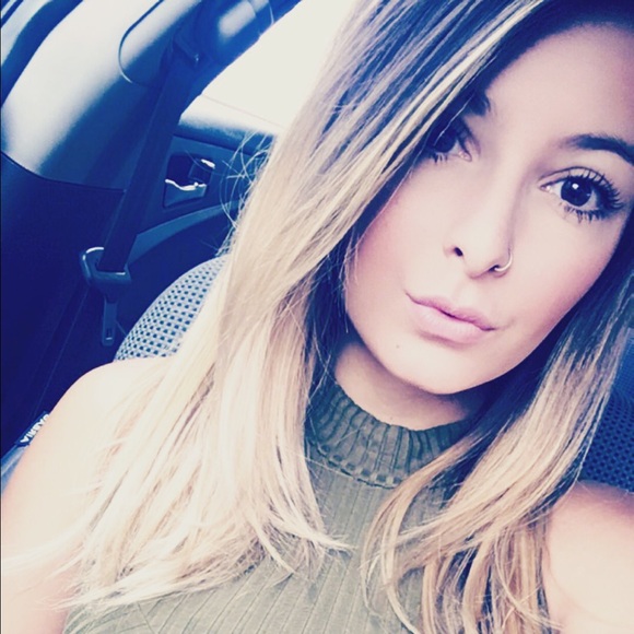 Meet your Posher, Priscilla - Picture 1 of 1