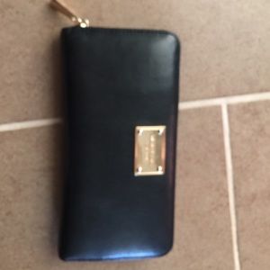Michael kors big wallet