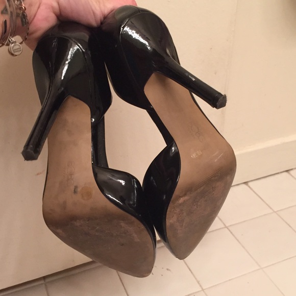 BCBG black heels - Picture 3 of 3