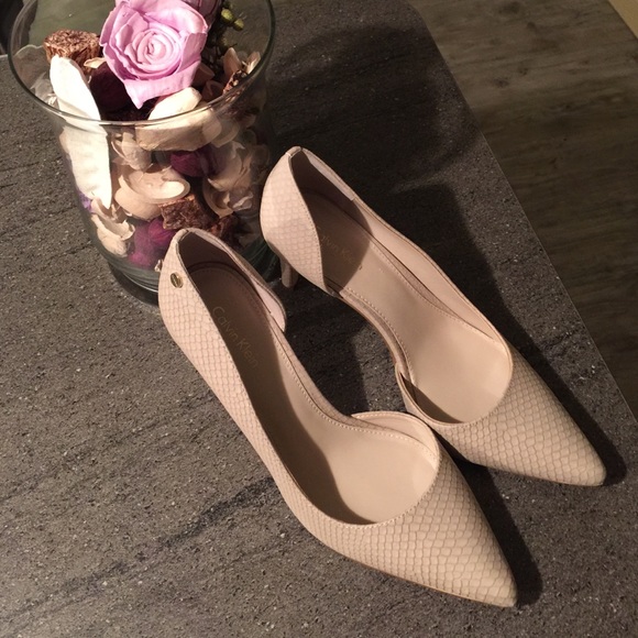 Gorgeous tan color heels