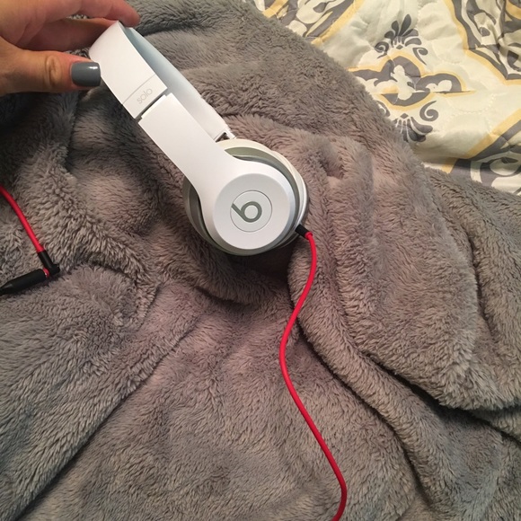 White Beats Solo