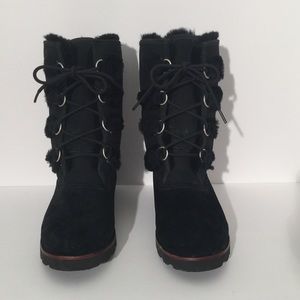 Ugg mid calf lace up boots. Black w/ black fur.