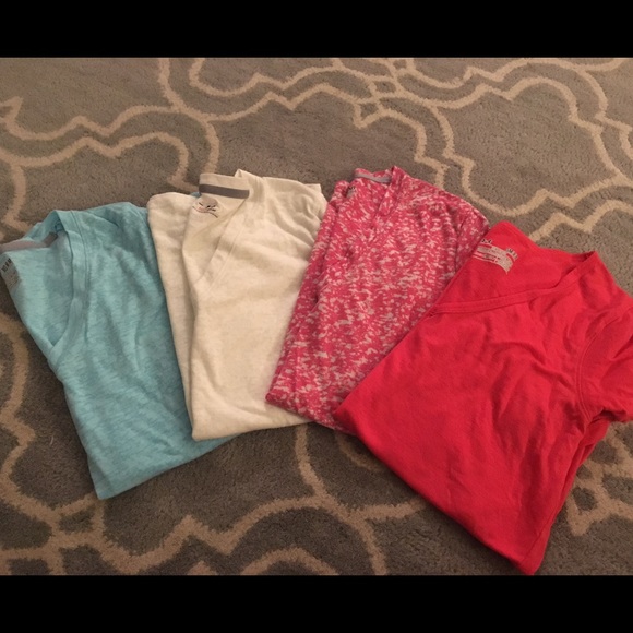 4 Under Armour Semi Fitted Vneck Short Sleeve Ts
