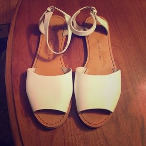 Gap sandals