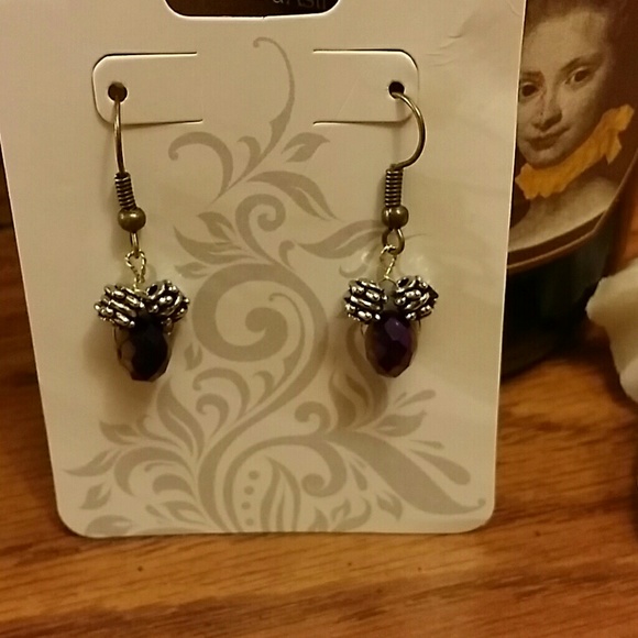 Beautiful handmade earrings! - Picture 2 of 3