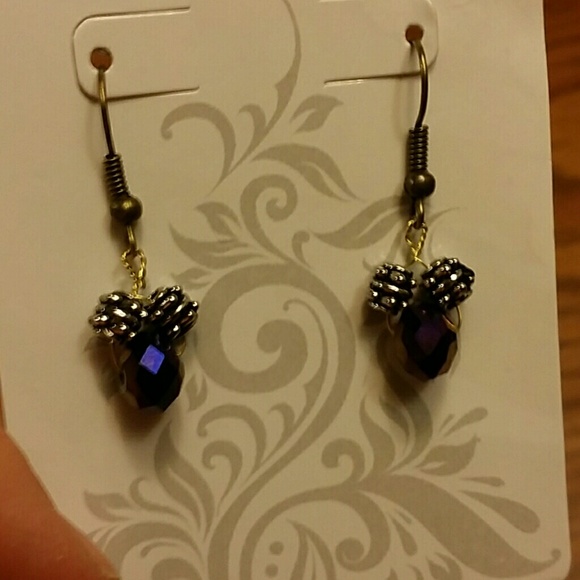 Beautiful handmade earrings! - Picture 3 of 3