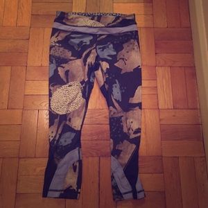New Lulu pants size 6 - only wore 1 time!