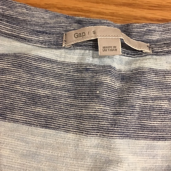 GAP striped v-neck tee - Picture 2 of 4