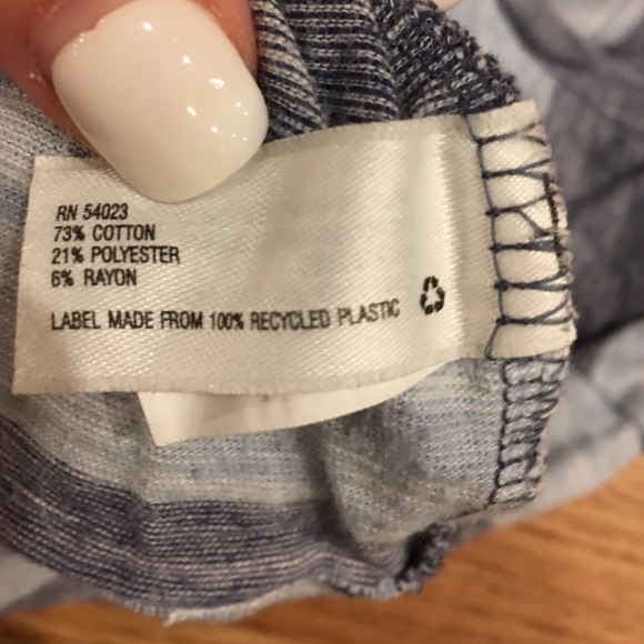 GAP striped v-neck tee - Picture 4 of 4