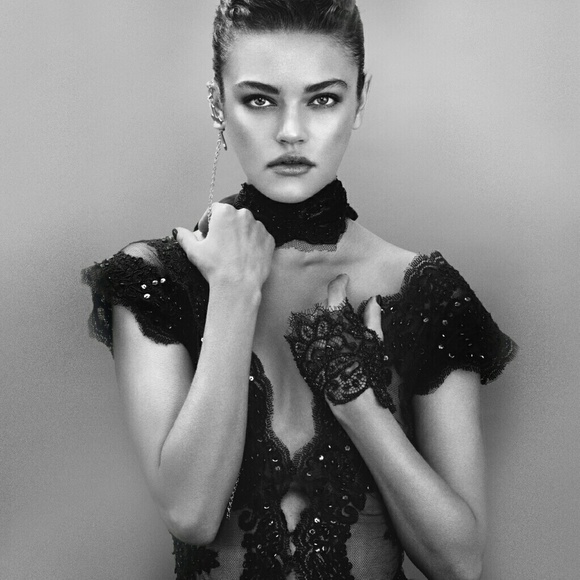✖ HOST PICK ✖ Couture Hand Beaded Lace Tulle Gown - Picture 4 of 4