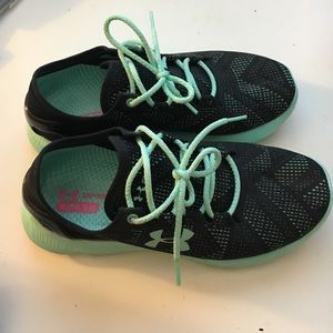 Under Armour Speedform tennis shoes