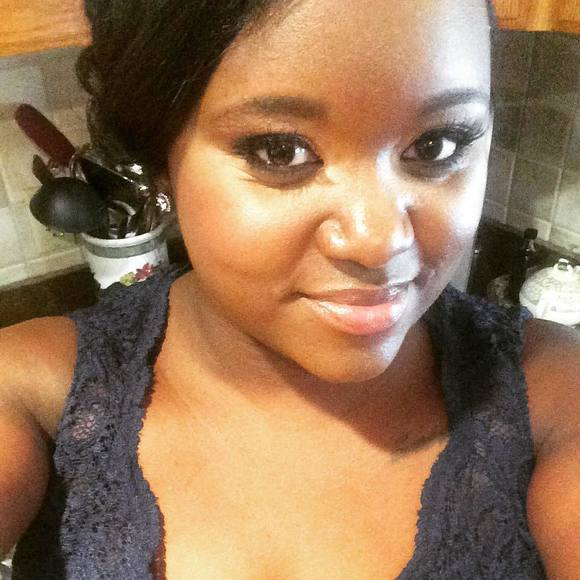 Meet your Posher, Simone