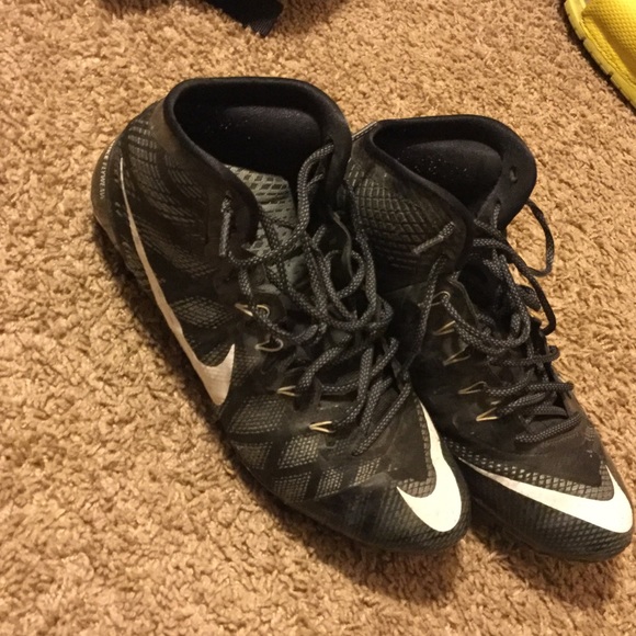 Okay condition football cleats! - Picture 1 of 3