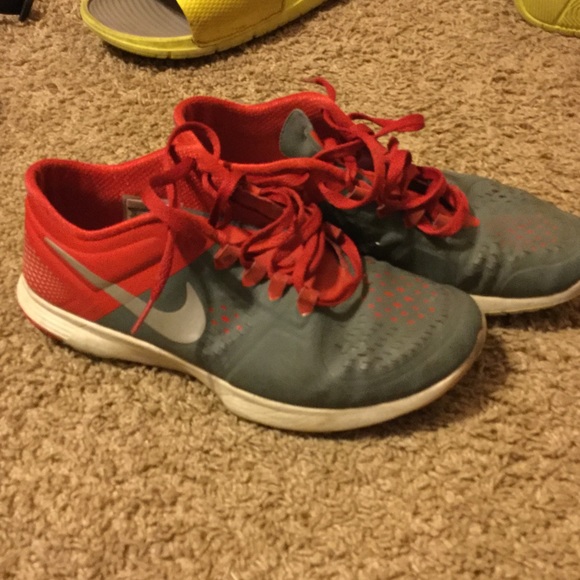 Nike Tennis Shoes - Picture 1 of 1
