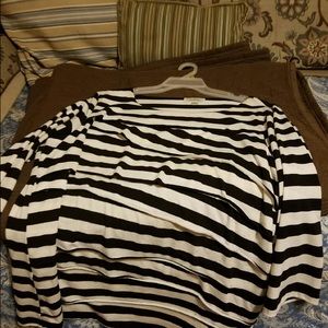 Black and white ruffled front shirt 3/4 sleeve