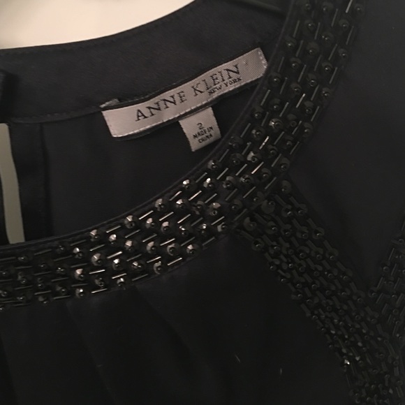 Gorgeous Anne Klein silk shirt with lots of detail - Picture 4 of 4