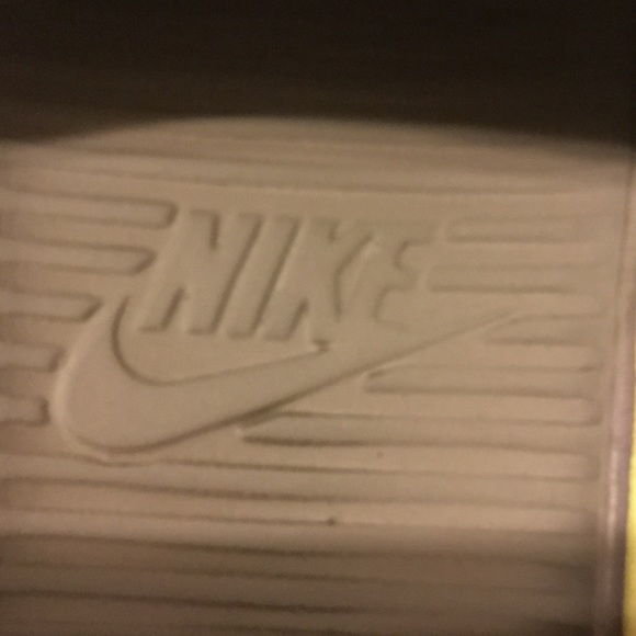 Like new Nike flip flop slides! - Picture 2 of 2