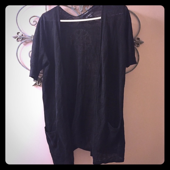 TAHARI short sleeve cardigan sweater EUC