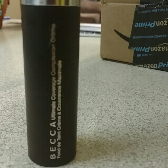 Becca ultimate coverage foundation