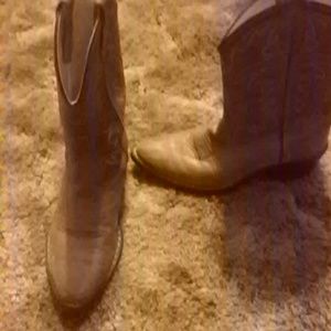 Girls boots!