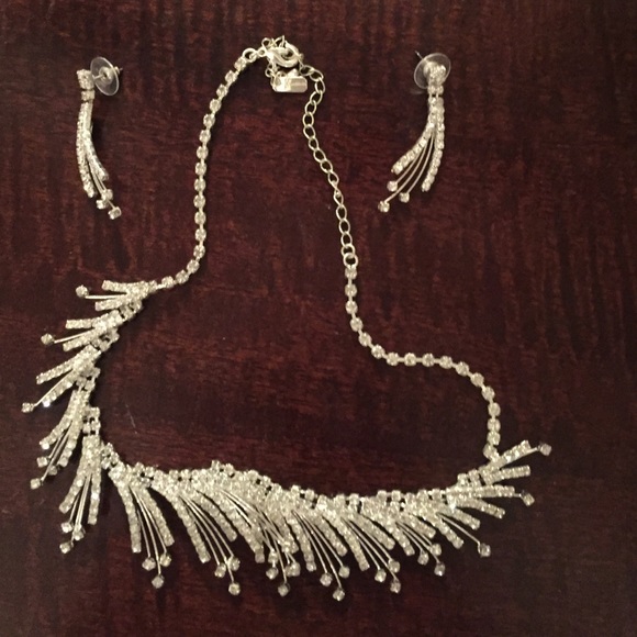 Necklace & earrings - Picture 1 of 4