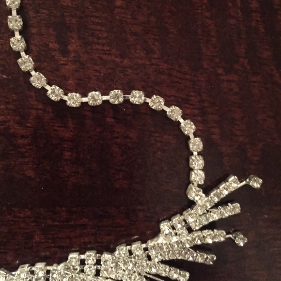 Necklace & earrings - Picture 4 of 4