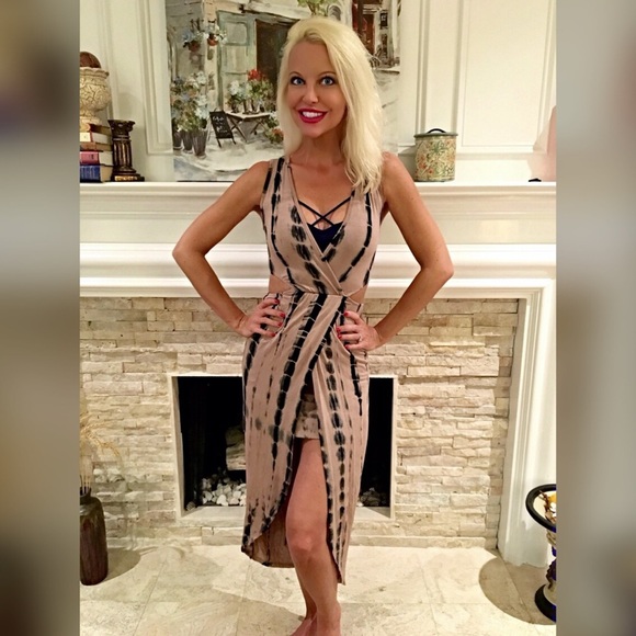 Taupe/denim color cut out midi tie dye dress! - Picture 2 of 2