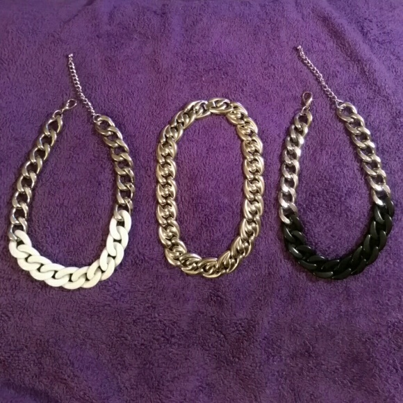 Chunky chain necklace trio.