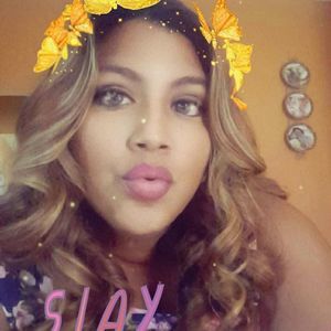 Meet your Posher, Claudia