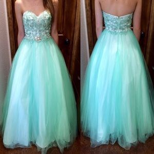 NWT size 0 Homecoming/Prom Dress