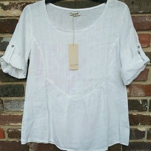 Linen top by Lina Tomei