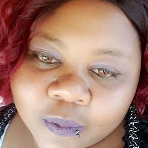 Meet your Posher, Simone