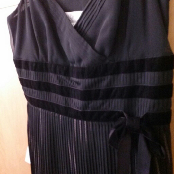 Ann Taylor Loft Black Dress - Picture 2 of 4