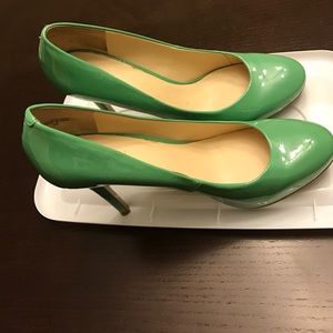 Nine West mint patent  pumps